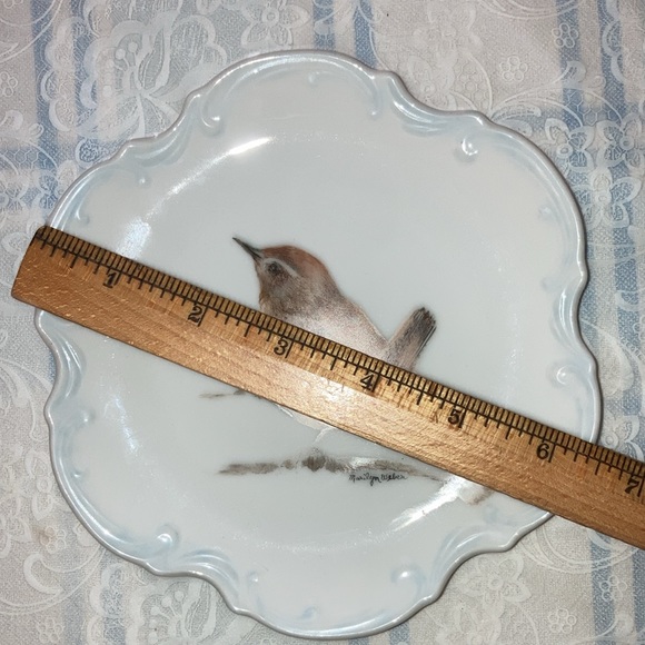 ARTISAN hand painted pair of plates w/wrens to hang or display. $49 - Picture 8 of 8